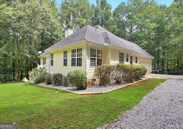 Photo 3 of Single family home for sale at 51 Creekwood Dr, Griffin, GA 30223 | MLS# 10843554 | Listing updated on 2026-10-03