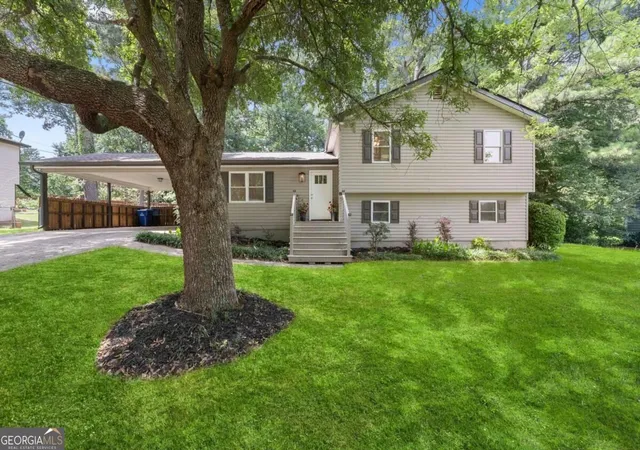 Photo 2 of Single family home for sale at 105 Stone Wood Ln, Lawrenceville, GA 30046 | MLS# 10848920 | Listing updated on 2026-10-02