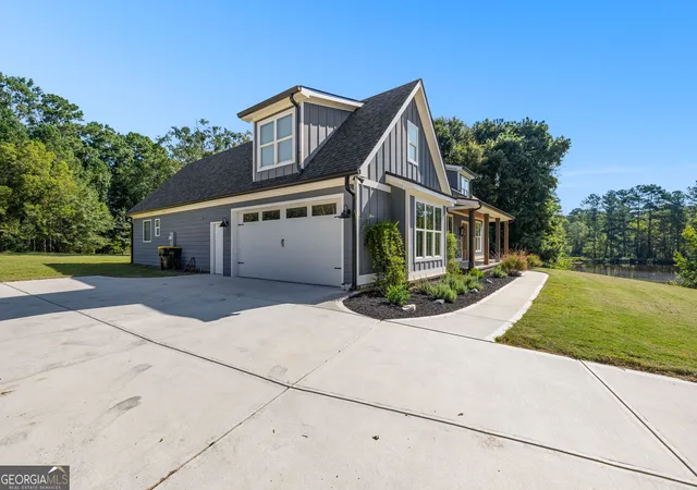 Photo 3 of Single family home for sale at 1005 Goza Rd, Fayetteville, GA 30215 | MLS# 10842756 | Listing updated on 2026-09-09