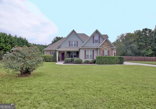 Photo 1 of Sale Pending at 154 Fieldstone Farms Dr, Senoia, GA 30276 | MLS# 10851905 | Listing updated on 2026-09-30