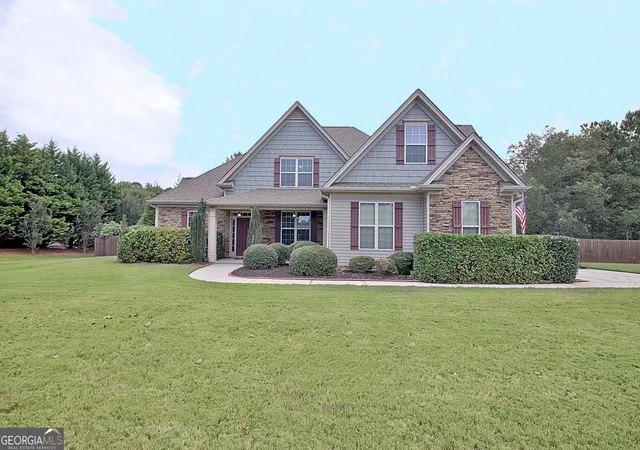 Photo 2 of Sale Pending at 154 Fieldstone Farms Dr, Senoia, GA 30276 | MLS# 10851905 | Listing updated on 2026-09-30