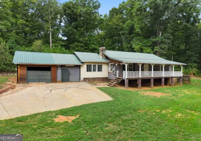 Photo 1 of Single family home for sale at 16 Mctier Cir Nw, Cartersville, GA 30120 | MLS# 10852734 | Listing updated on 2026-10-08