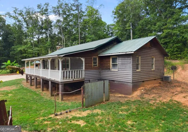 Photo 3 of Single family home for sale at 16 Mctier Cir Nw, Cartersville, GA 30120 | MLS# 10852734 | Listing updated on 2026-10-08