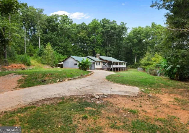 Photo 3 of Single family home for sale at 16 Mctier Cir NW, Cartersville, GA 30120 | MLS# 10852734 | Listing updated on 2026-10-08