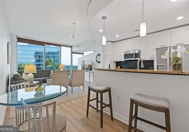 Photo 2 of Condo for sale at 3300 Windy Ridge Pkwy Se #1005, Atlanta, GA 30339 | MLS# 10830472 | Listing updated on 2026-09-27