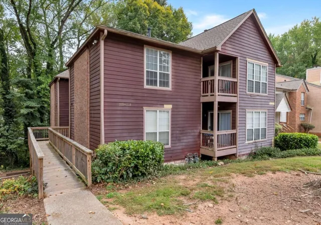 Listing Photo 2 - Condo for sale in building located at 5557 Mountain Springs Cir, Stone Mountain, GA 30088