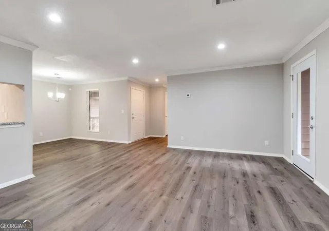 Listing Photo 5 - Condo for sale in building located at 5557 Mountain Springs Cir, Stone Mountain, GA 30088
