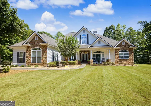 Photo 1 of Single family home for sale at 553 Bud Davis Rd, Newnan, GA 30263 | MLS# 10849701 | Listing updated on 2026-10-03