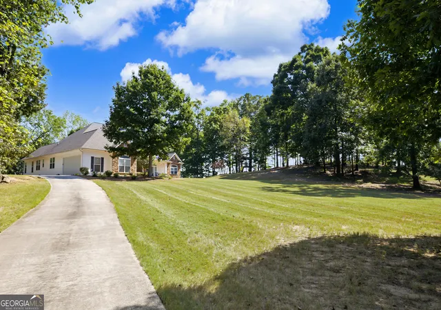 Photo 3 of Single family home for sale at 553 Bud Davis Rd, Newnan, GA 30263 | MLS# 10849701 | Listing updated on 2026-10-03