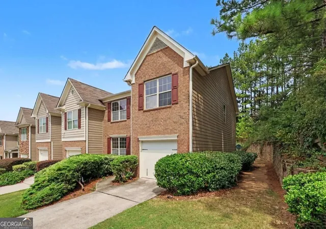 Photo 2 of Townhouse for sale at 480 Tufton Trl SE, Atlanta, GA 30354 | MLS# 10852646 | Listing updated on 2026-09-25