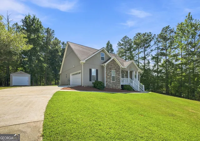 Photo 3 of Single family home for sale at 30 Willow Leaf Dr, Buchanan, GA 30113 | MLS# 10843493 | Listing updated on 2026-10-06