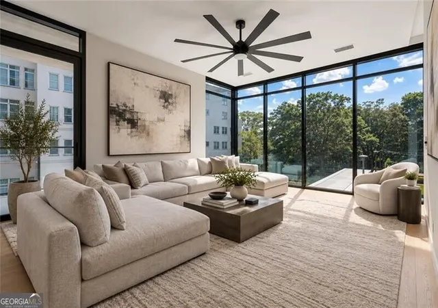 Listing Photo 1 - Condo for sale in building located at 2520 Peachtree Rd Nw, Atlanta, GA 30305 - Unit #403