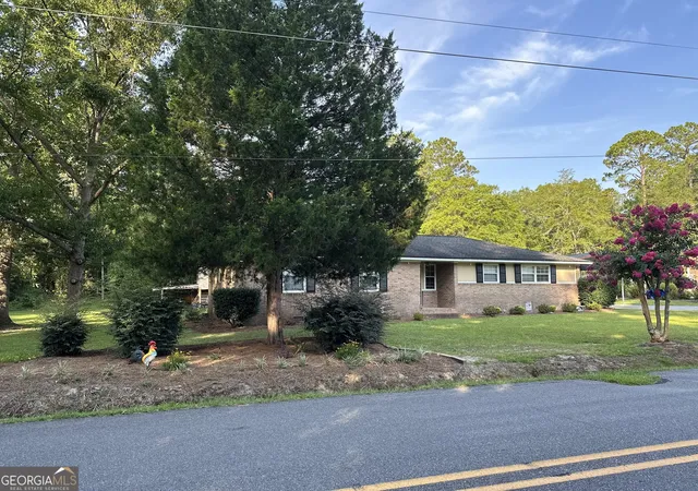 Photo 2 of Single family home for sale at 94 E Bruce St, Mc Rae Helena, GA 31055 | MLS# 10875510 | Listing updated on 2026-10-28