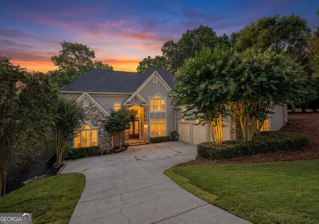 Photo 3 of Single family home for sale at 8370 Sentinae Chase Dr, Roswell, GA 30076 | MLS# 10851196 | Listing updated on 2026-10-06