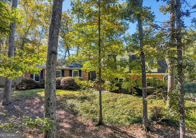 Photo 2 of Single family home for sale at 532 Sioux Dr, Macon, GA 31210 | MLS# 10880789 | Listing updated on 2026-10-29