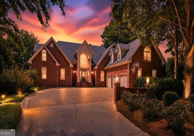 Photo 2 of Mansion for sale at 3117 Lake Park Dr, Jonesboro, GA 30236 | MLS# 10847447 | Listing updated on 2026-09-30