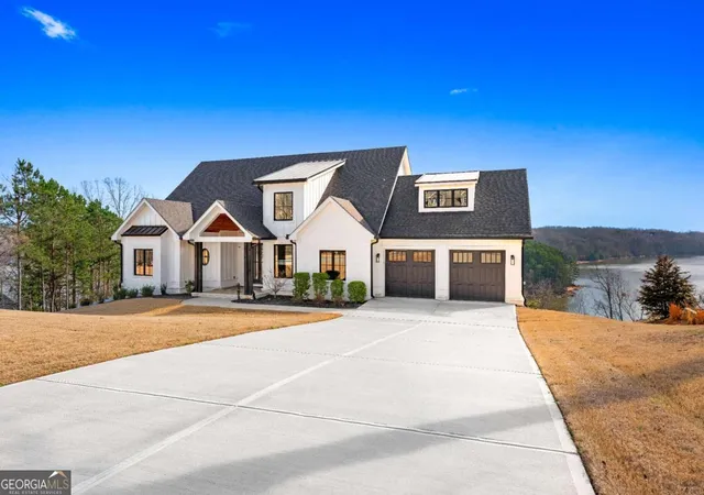 Photo 4 of Single family home for sale at 4238 Bayridge Dr, Gainesville, GA 30506 | MLS# 10837433 | Listing updated on 2026-10-06
