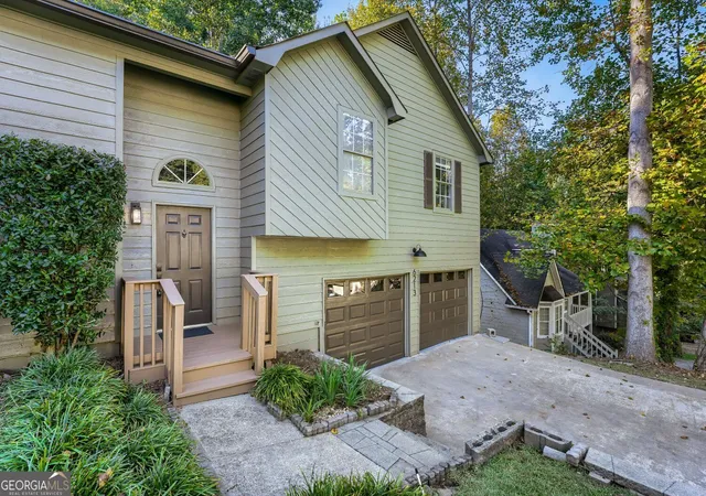 Photo 3 of Single family home for sale at 6213 Stoney Cvs, Austell, GA 30168 | MLS# 10873568 | Listing updated on 2026-10-29