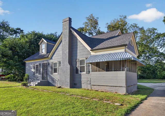 Photo 2 of Single family home for sale at 6866 Parkway Dr, Lithonia, GA 30058 | MLS# 10837186 | Listing updated on 2026-09-15