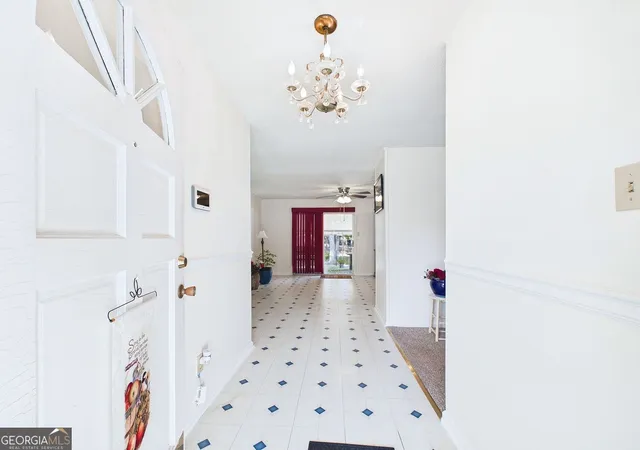 Photo 3 of Single family home for sale at 118 Avalon Dr, Warner Robins, GA 31093 | MLS# 10850375 | Listing updated on 2026-09-22