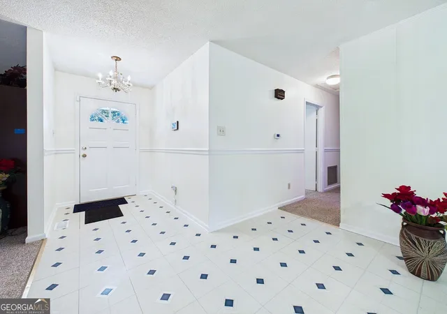 Photo 4 of Single family home for sale at 118 Avalon Dr, Warner Robins, GA 31093 | MLS# 10850375 | Listing updated on 2026-09-22