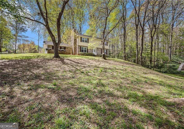 Photo 2 of Single family home for sale at 620 Oakstone Way, Roswell, GA 30075 | MLS# 10853409 | Listing updated on 2026-10-09
