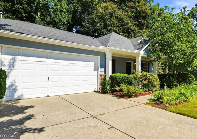 Photo 2 of Single family home for sale at 140 Magnolia Crk Dr, Canton, GA 30115 | MLS# 10840050 | Listing updated on 2026-09-18