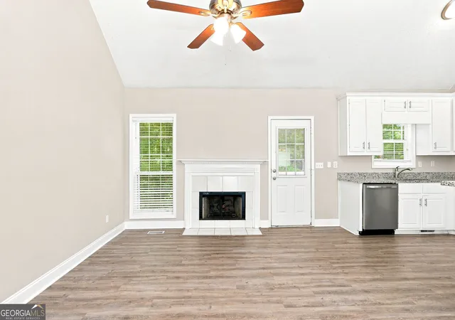 Photo 3 of Single family home for sale at 4876 Hunt Clb Dr, Flowery Branch, GA 30542 | MLS# 10838341 | Listing updated on 2026-09-20