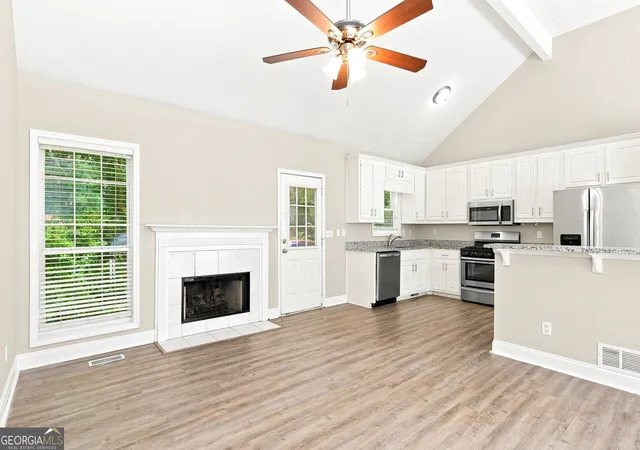 Photo 3 of Single family home for sale at 4876 Hunt Clb Dr, Flowery Branch, GA 30542 | MLS# 10838341 | Listing updated on 2026-09-20