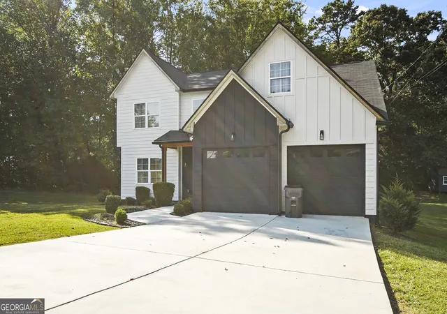 Photo 3 of Single family home for sale at 1435 Bent Wind Pl, Douglasville, GA 30134 | MLS# 10850441 | Listing updated on 2026-10-05