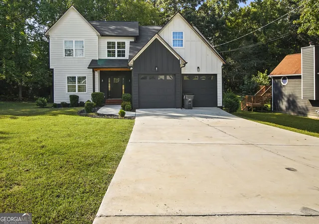 Photo 3 of Single family home for sale at 1435 Bent Wind Pl, Douglasville, GA 30134 | MLS# 10850441 | Listing updated on 2026-10-05