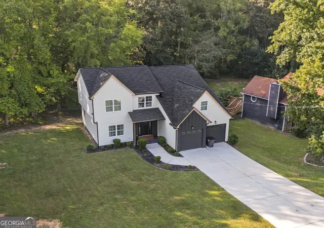 Photo 4 of Single family home for sale at 1435 Bent Wind Pl, Douglasville, GA 30134 | MLS# 10850441 | Listing updated on 2026-10-05