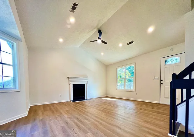 Photo 4 of Single family home for sale at 4840 Fenbrook Dr, Stone Mountain, GA 30088 | MLS# 10878883 | Listing updated on 2026-10-31