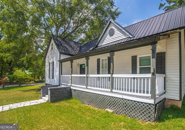 Photo 4 of Single family home for sale at 234 S Thomas St, Elberton, GA 30635 | MLS# 10840016 | Listing updated on 2026-09-18