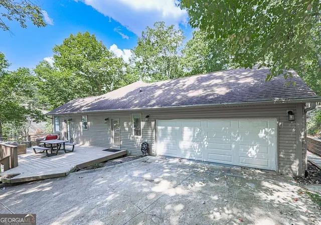 Photo 4 of Single family home for sale at 122 Douglas Fir Dr, Waleska, GA 30183 | MLS# 10842209 | Listing updated on 2026-09-09