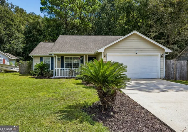 Photo 1 of Sale Pending at 124 Lake Ashley Dr, Kingsland, GA 31548 | MLS# 10844842 | Listing updated on 2026-09-28