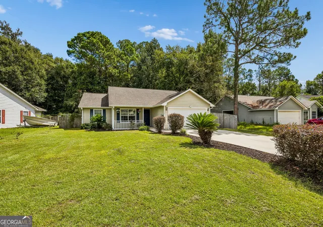 Photo 2 of Sale Pending at 124 Lake Ashley Dr, Kingsland, GA 31548 | MLS# 10844842 | Listing updated on 2026-09-28