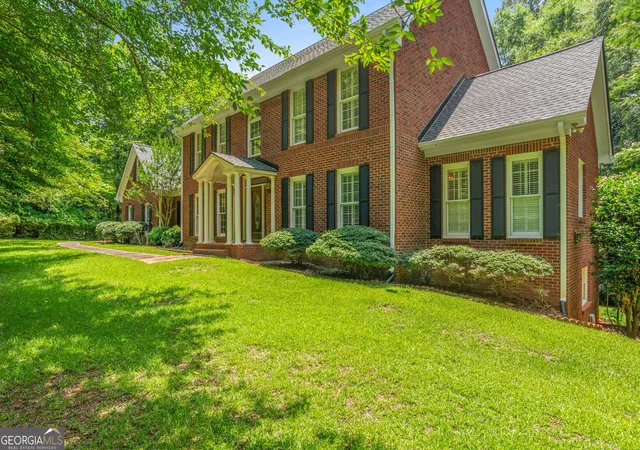 Photo 2 of Single family home for sale at 165 River Cove Rdg, Social Circle, GA 30025 | MLS# 10784529 | Listing updated on 2026-09-14