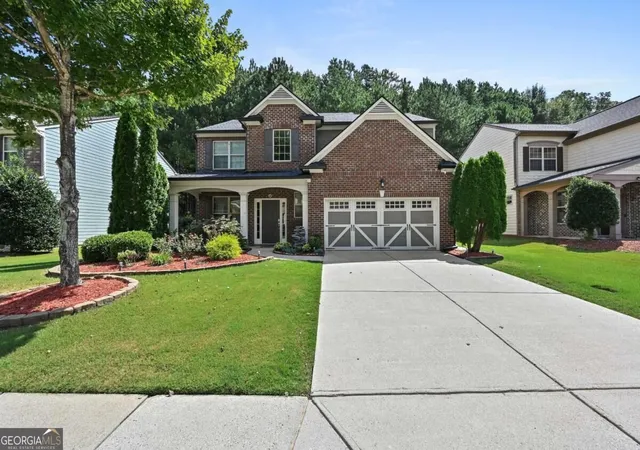 Photo 3 of Single family home for sale at 2715 Lansing Ln, Cumming, GA 30041 | MLS# 10841570 | Listing updated on 2026-10-16