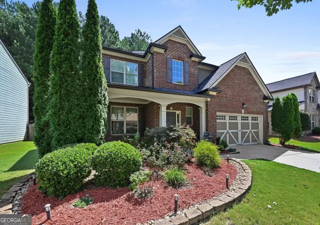 Photo 4 of Single family home for sale at 2715 Lansing Ln, Cumming, GA 30041 | MLS# 10841570 | Listing updated on 2026-10-16