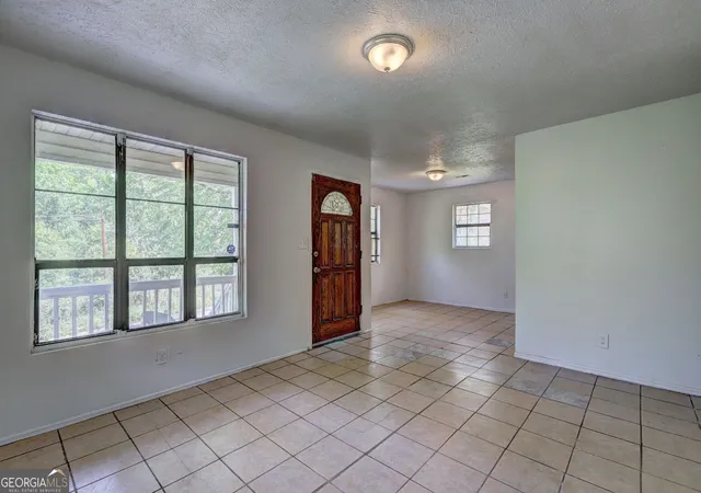 Photo 3 of Single family home for sale at 487 Cowan St, Macon, GA 31217 | MLS# 10850760 | Listing updated on 2026-10-06