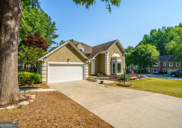 Photo 3 of Single family home for sale at 301 Oak Ter, Alpharetta, GA 30009 | MLS# 10739010 | Listing updated on 2026-09-17