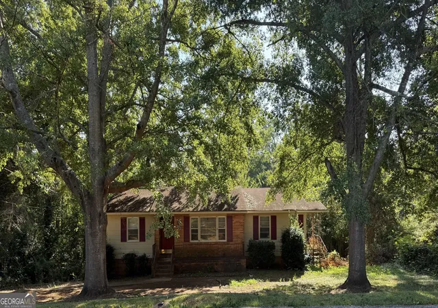 Photo 2 of Sale Pending at 109 Genes Pl, Lagrange, GA 30240 | MLS# 10849248 | Listing updated on 2026-10-09