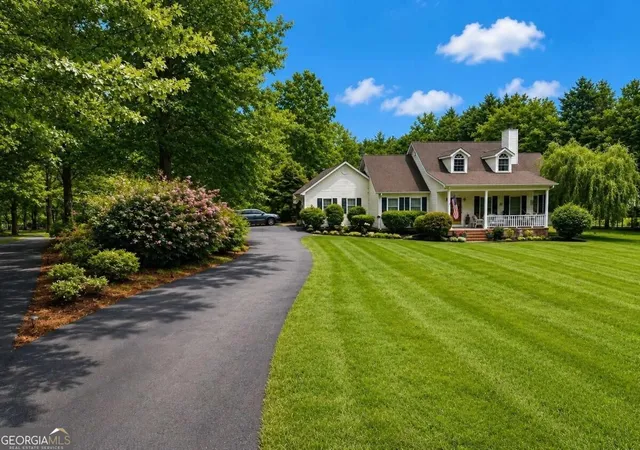 Photo 2 of Single family home for sale at 415 S Walkers Ml Rd, Griffin, GA 30224 | MLS# 10852403 | Listing updated on 2026-10-08