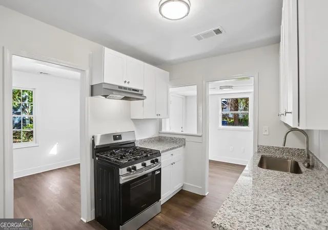 Photo 2 of Single family home for sale at 1330 Lynford Dr SW, Atlanta, GA 30310 | MLS# 10872682 | Listing updated on 2026-10-29