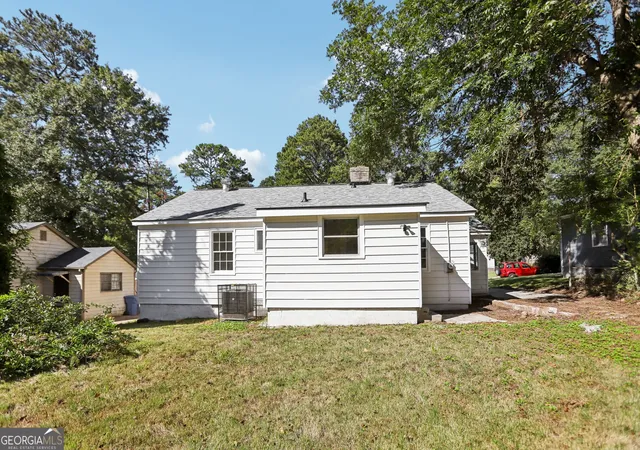 Photo 4 of Single family home for sale at 1330 Lynford Dr SW, Atlanta, GA 30310 | MLS# 10872682 | Listing updated on 2026-10-29