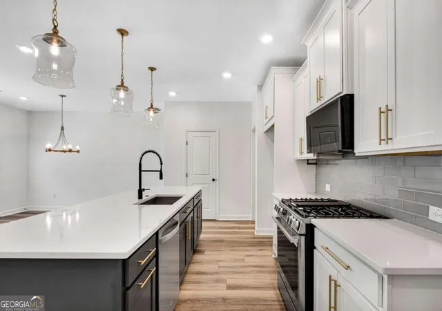 Photo 4 of Townhouse for sale at 1251 Willamette Way, Marietta, GA 30008 | MLS# 10840427 | Listing updated on 2026-09-18