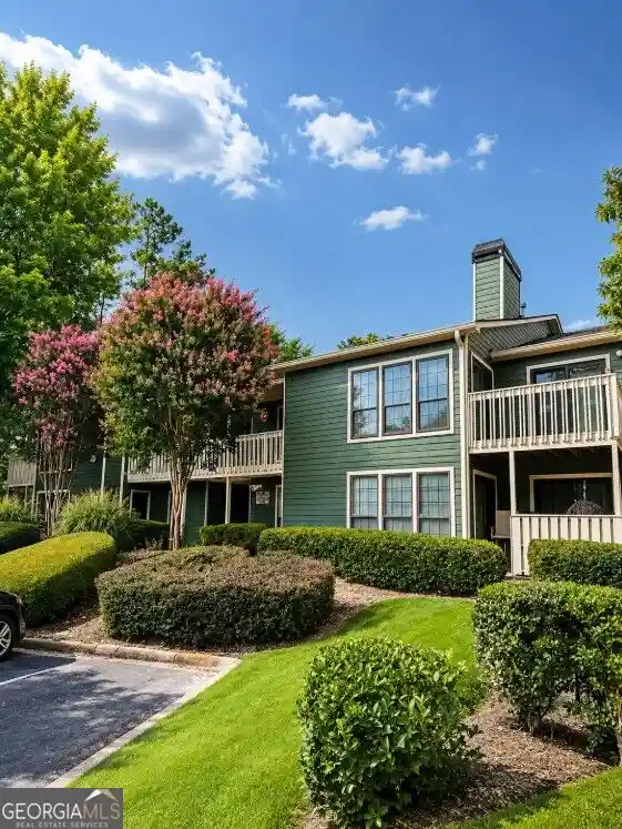 Listing Photo 1 - Condo for sale in 4618 Vinings Central Run SE located at 4618 Vinings Central Run SE, Atlanta, GA 30080 - Unit #4618
