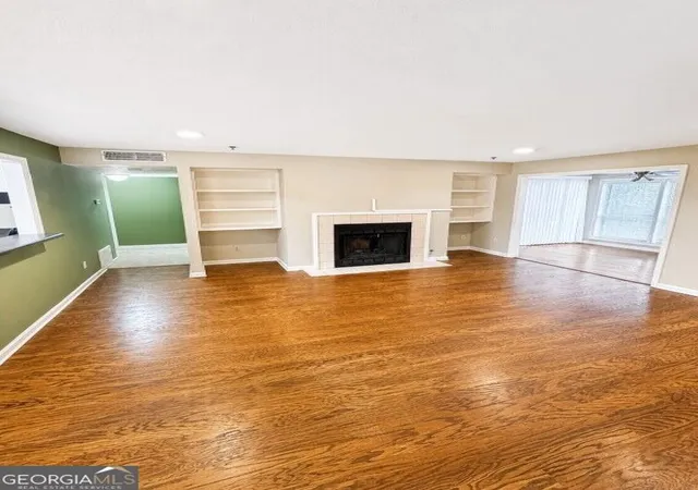 Photo 3 of Condo for sale at 4618 Vinings Central Run Se #4618, Atlanta, GA 30339 | MLS# 10838389 | Listing updated on 2026-09-15