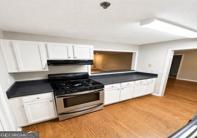 Listing Photo 4 - Condo for sale in building located at 4618 Vinings Central Run SE, Atlanta, GA 30080 - Unit #4618